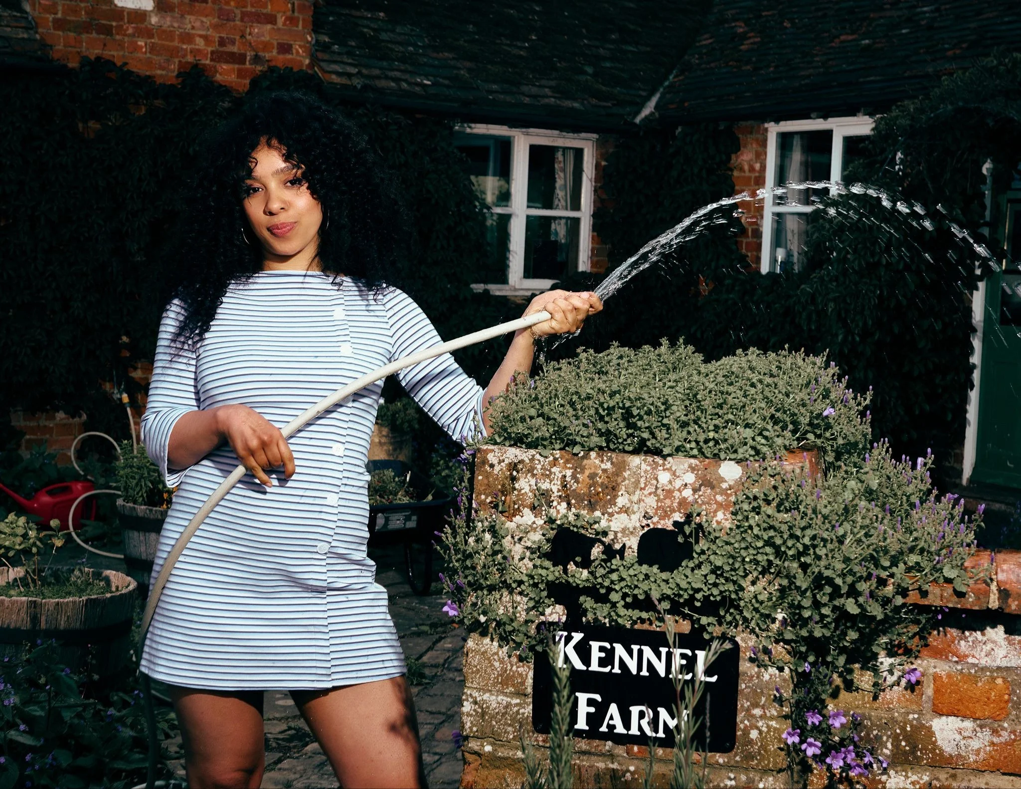 Supports Genevieve Stokes UK/EUR tour ! 